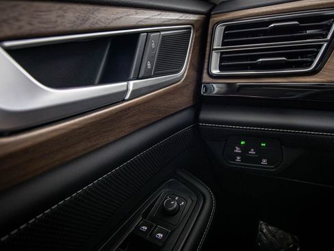 New 2026 Volkswagen Atlas SE FWD image 36
