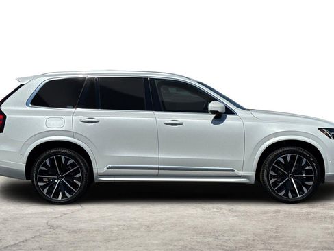 Used 2026 Volvo XC90 B6 Plus w/ Protection Package Premier AWD/4WD image 11