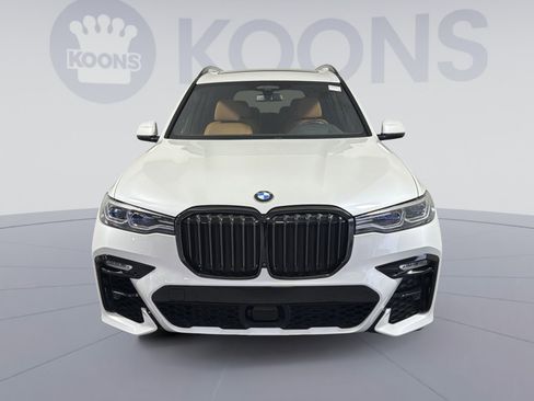 Used 2022 BMW X7 M50i w/ Dynamic Handling Package image 11