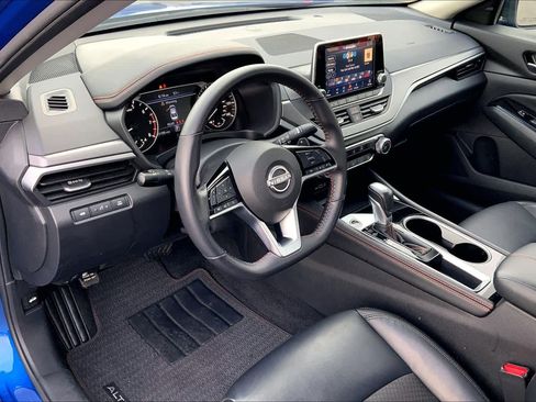 Used 2025 Nissan Altima 2.5 SR image 19