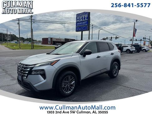 Used 2024 Nissan Rogue S AWD/4WD image 1