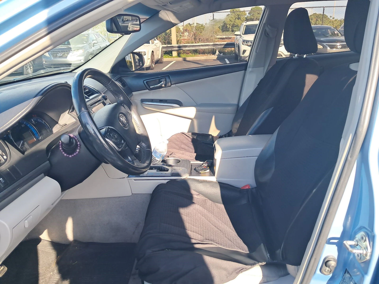 Used 2013 Toyota Camry XLE w/ Convenience Pkg FWD image 3
