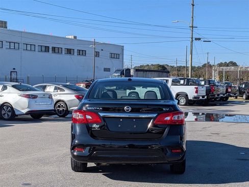 Used 2017 Nissan Sentra SV image 4