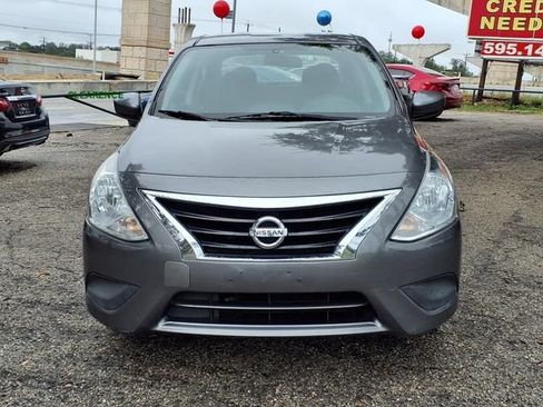 Used 2016 Nissan Versa SV FWD image 2
