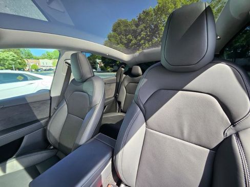 Used 2026 Tesla Model Y AWD image 42