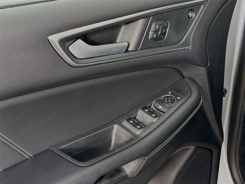 Used 2024 Ford Edge ST image 18