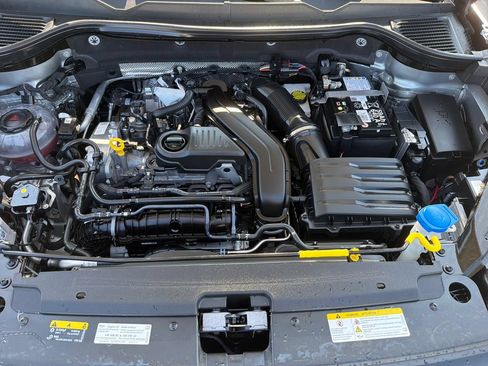 Certified 2025 Volkswagen Taos SE AWD/4WD image 29