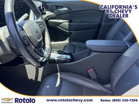 Used 2024 Chevrolet Trax RS FWD image 17