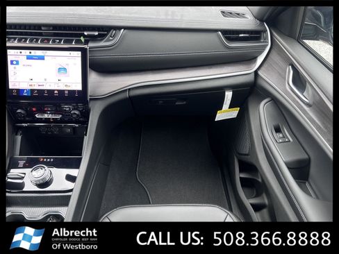 New 2025 Jeep Grand Cherokee Limited image 18