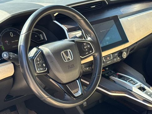 Used 2018 Honda Clarity Touring image 17