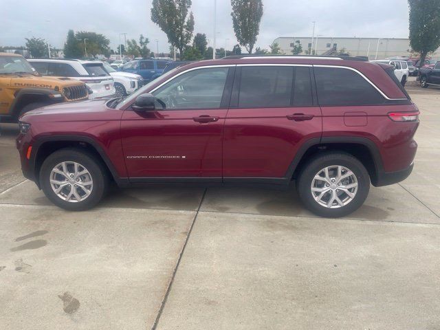 Used 2022 Jeep Grand Cherokee Limited AWD/4WD image 5