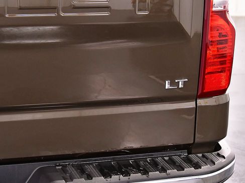 Used 2023 Chevrolet Silverado 1500 LT AWD/4WD image 12
