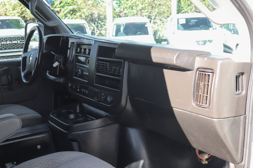 Used 2020 Chevrolet Express 3500 Extended w/ Driver Convenience Package RWD image 34