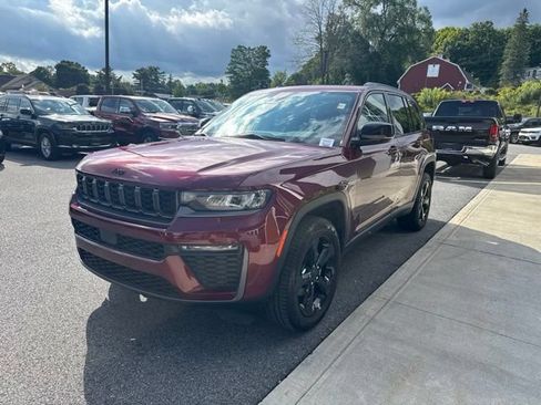 Certified 2026 Jeep Grand Cherokee Limited w/ Limited Altitude Package AWD/4WD image 3