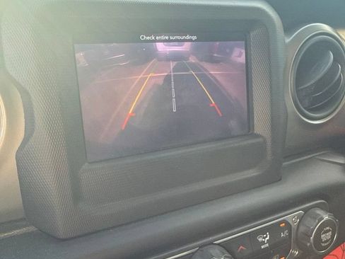 Used 2019 Jeep Wrangler Sport AWD/4WD image 3