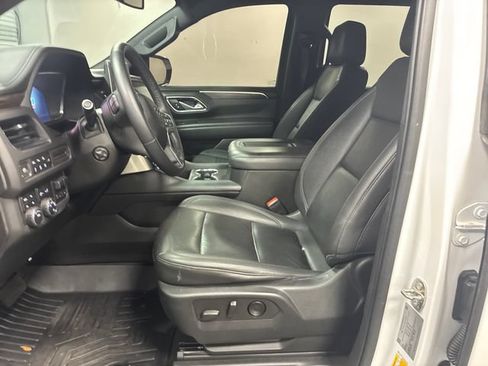 Used 2022 Chevrolet Tahoe Z71 w/ Luxury Package AWD/4WD image 8