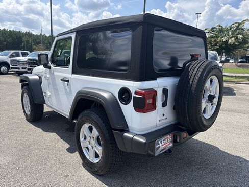 Used 2020 Jeep Wrangler Sport AWD/4WD image 5