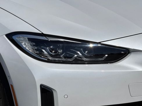 Used 2023 BMW i4 eDrive35 RWD image 11