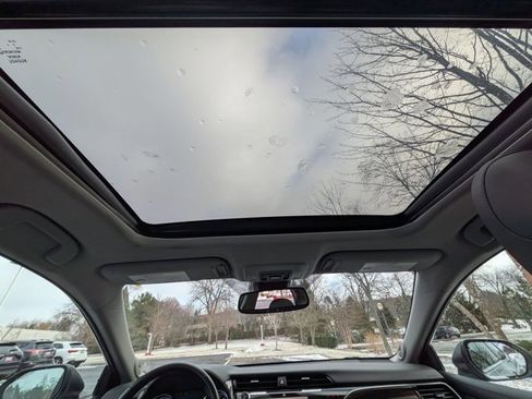 Used 2020 Toyota Camry XLE image 20