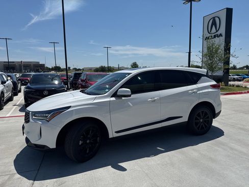 Used 2025 Acura RDX SH-AWD image 4