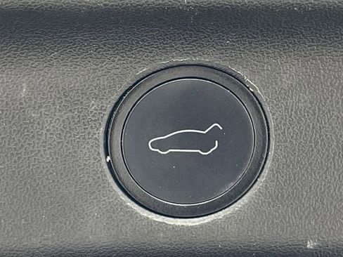 Used 2021 Tesla Model Y Long Range image 26