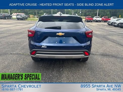 Used 2024 Chevrolet Trax LT w/ Driver Confidence Package FWD image 4