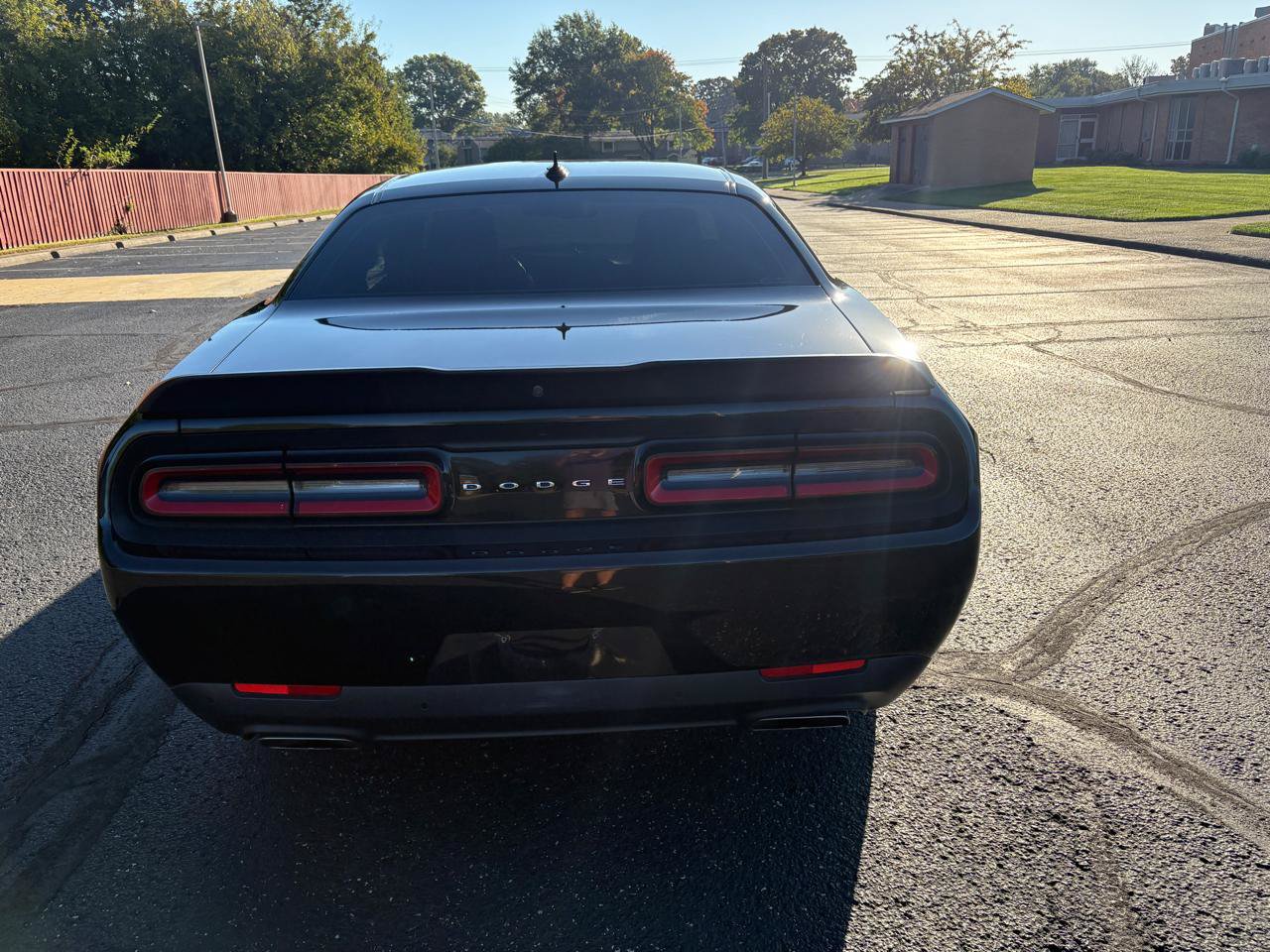 Used 2018 Dodge Challenger R/T Plus RWD image 4