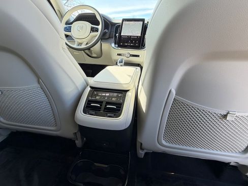 New 2026 Volvo XC90 B6 Ultra w/ Protection Package Premier image 12