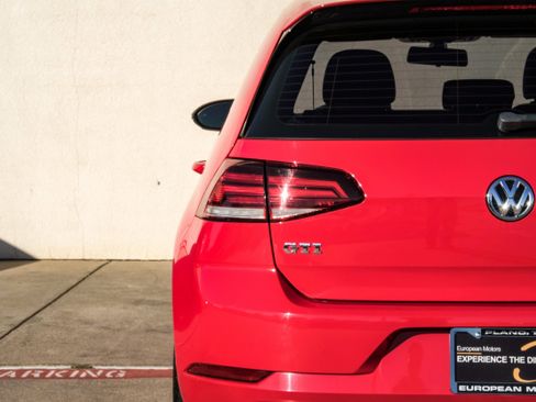 Used 2018 Volkswagen GTI SE w/ SE Leather Package image 48