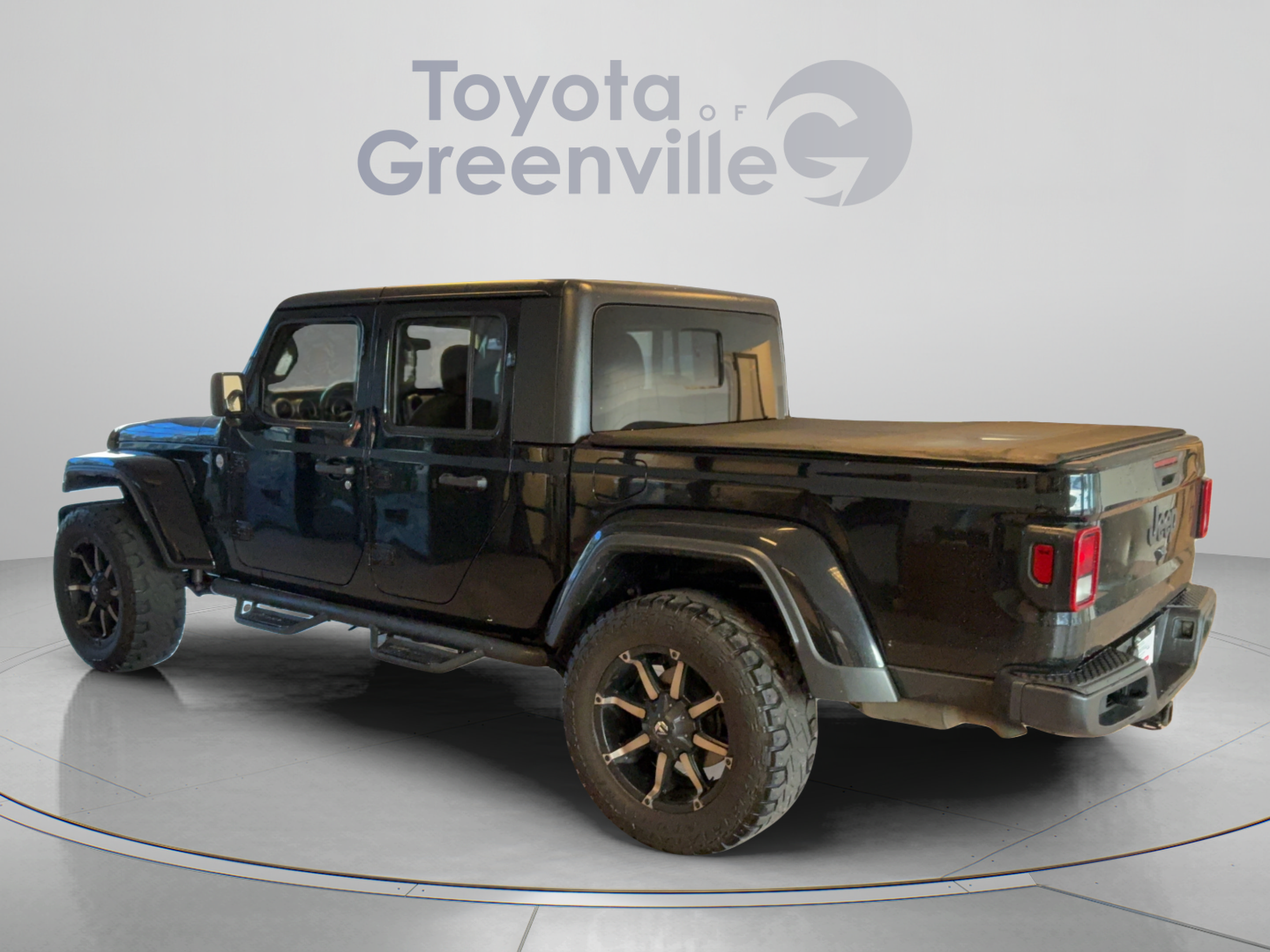 Used 2021 Jeep Gladiator Sport AWD/4WD image 4