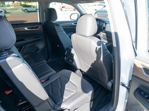 New 2026 Volkswagen Atlas SE image 37