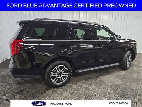 Used 2025 Ford Expedition Active AWD/4WD image 4