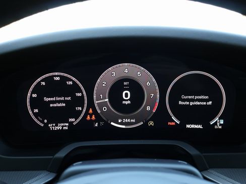 Used 2025 Porsche 911 Carrera image 27