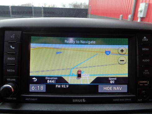 Used 2016 Chrysler Town & Country Touring image 9