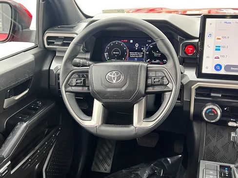 Used 2025 Toyota Tacoma TRD Off-Road AWD/4WD image 15