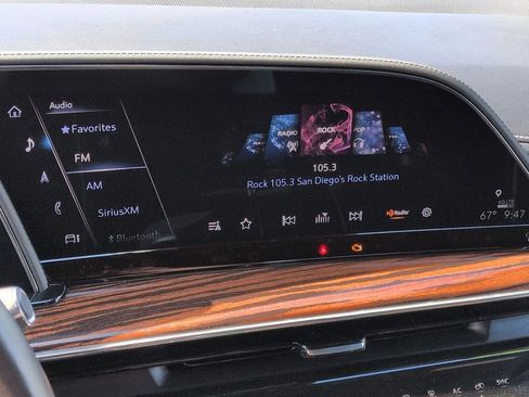 Used 2021 Cadillac Escalade Premium Luxury w/ Driver Assist Tech Package AWD/4WD image 5