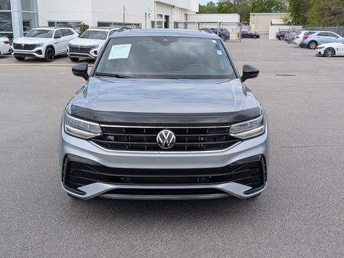 Used 2024 Volkswagen Tiguan SE R-Line image 8