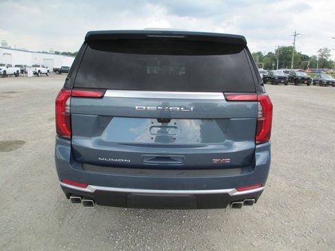 New 2026 GMC Yukon Denali w/ Denali Reserve Package AWD/4WD image 5