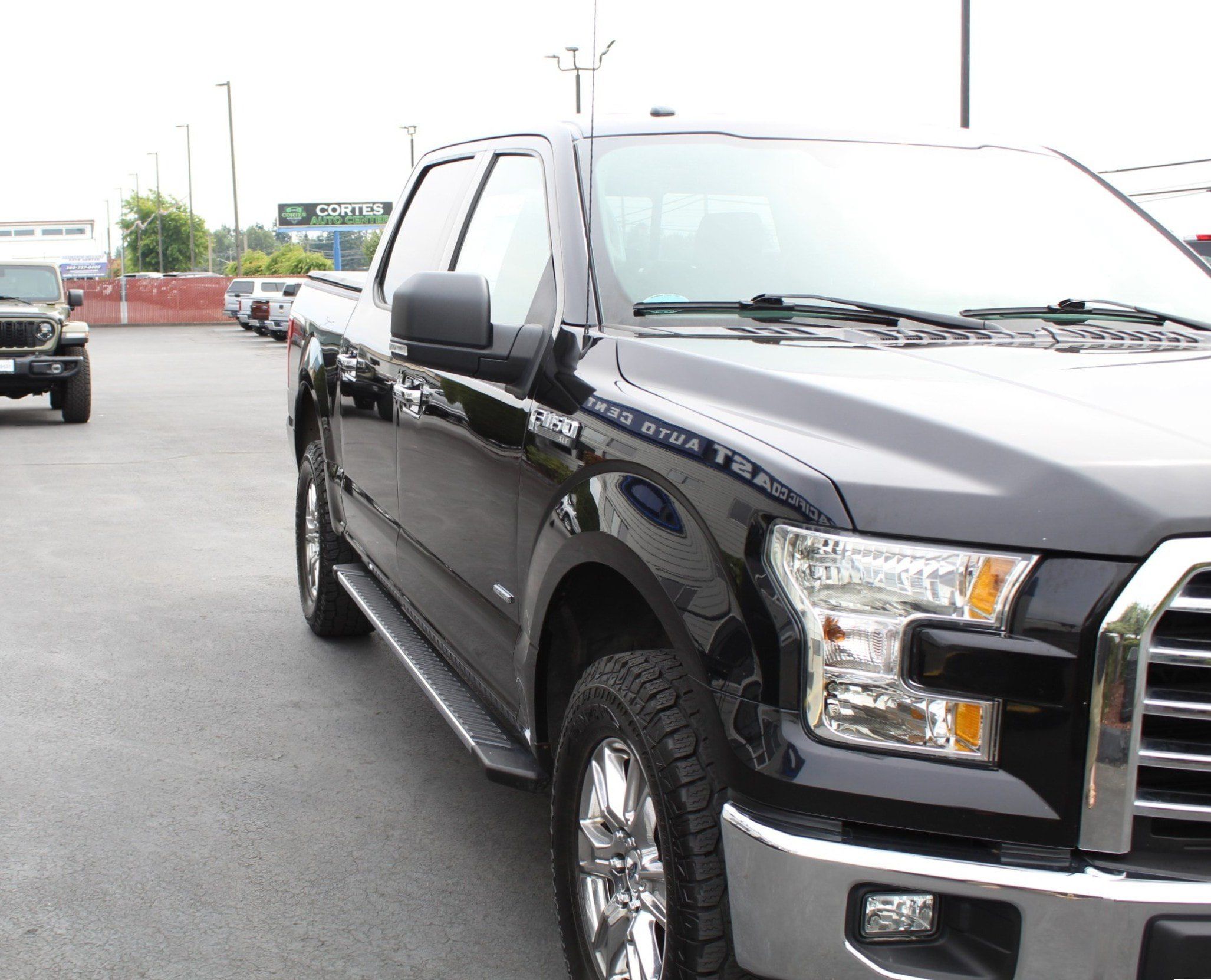 Used 2016 Ford F150 XLT w/ Equipment Group 302A Luxury AWD/4WD image 9