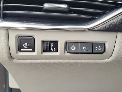 Used 2020 Cadillac XT4 Premium Luxury w/ Technology Package image 14