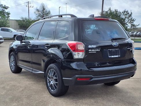 Used 2017 Subaru Forester 2.5i w/ Alloy Wheel Package image 2