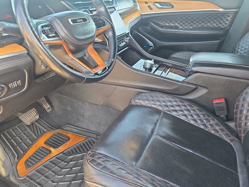 Used 2021 Jeep Grand Cherokee L Summit AWD/4WD image 17