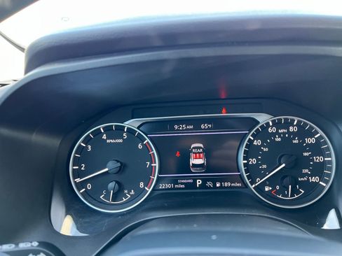 Used 2025 Nissan Rogue SV FWD image 10