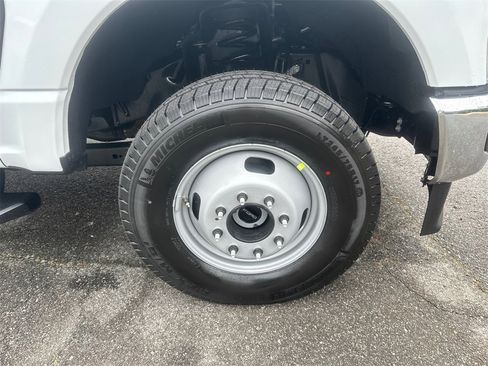 New 2026 Ford F350 XL w/ XL Chrome Package image 11