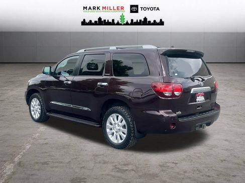 Used 2019 Toyota Sequoia Platinum AWD/4WD image 3