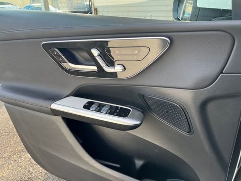 Used 2024 Mercedes-Benz GLC 300 4MATIC image 20