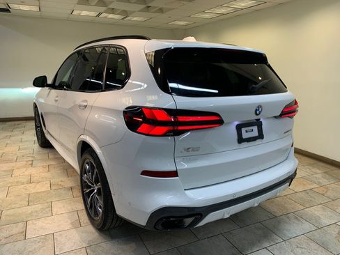 Used 2024 BMW X5 xDrive40i w/ M Sport Package AWD/4WD image 7