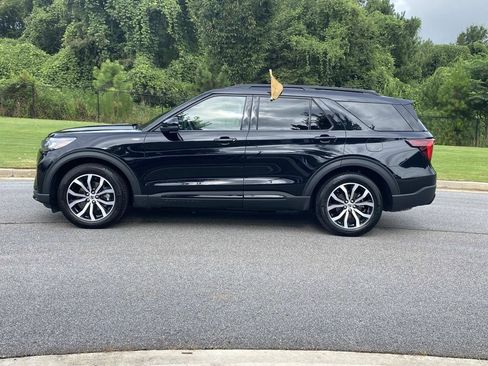 Certified 2025 Ford Explorer ST-Line w/ Premium Package RWD image 8