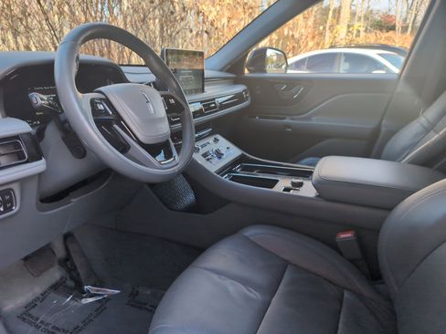 Used 2020 Lincoln Aviator Reserve w/ Elements Package Plus image 16