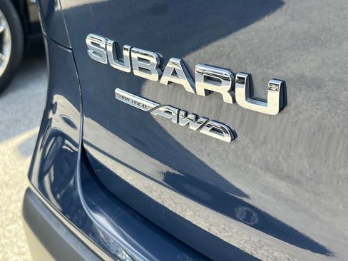 Used 2023 Subaru Ascent Premium w/ Convenience Package image 16